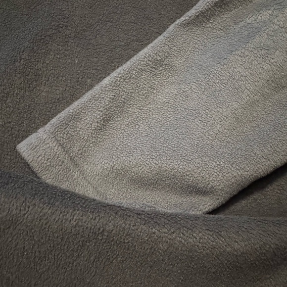 Columbia 1/4 Zip Pullover - Picture 5 of 7